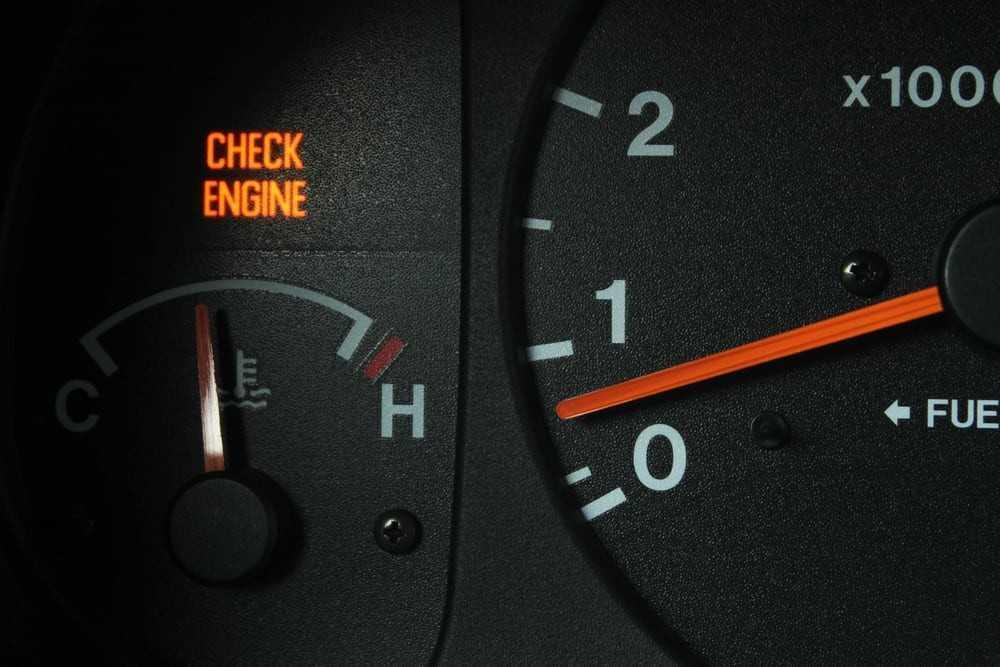 Lỗi cảm biến trục cam cũng là nguyên nhân sáng đèn Check Engine