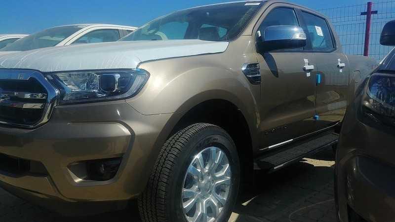 Phiên bản Ford Ranger Limited đã cập bến Việt Nam và đang chờ thủ tục