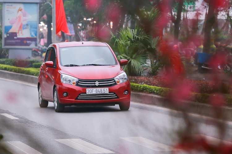 Xe cỡ nhỏ giá rẻ cho đường dài đón Tết