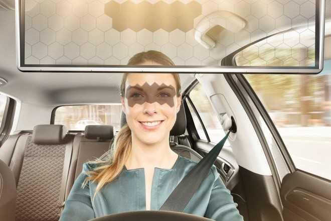 Tấm che nắng tự động tích hợp AI trên oto