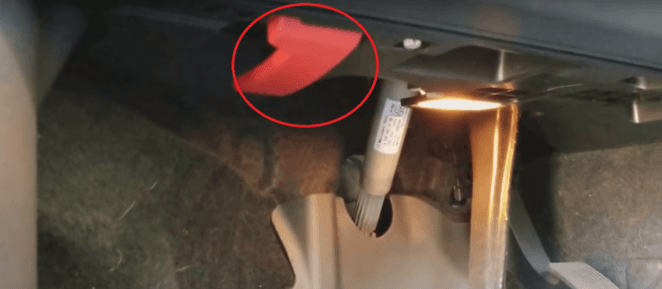 Hướng dẫn mở nắp capo Mercedes