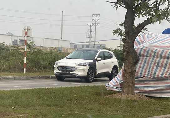 Ford Escape 2020 lộ ảnh chạy thử nghiệm tại nhà máy Hải Dương