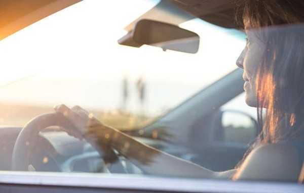 Tác hại kem chống nắng với oto