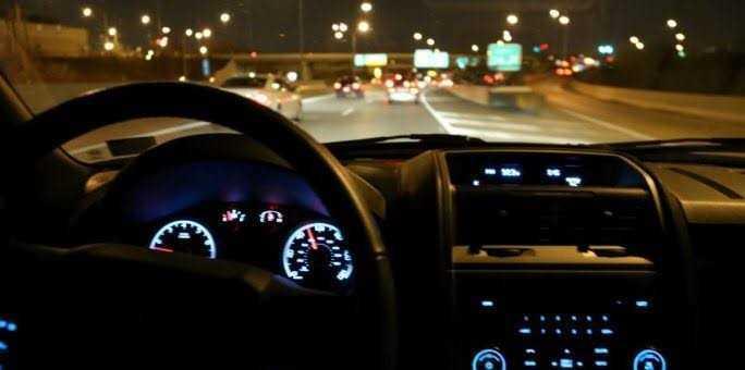 Kinh nghiệm lái xe an toàn vào ban đêm
