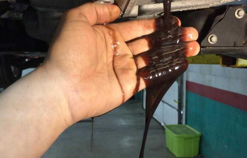 Bảng giá thay dầu xe ô tô ở đâu tốt nhất