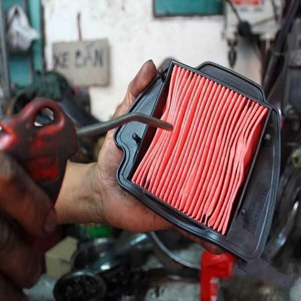 Làm sạch lọc gió oto