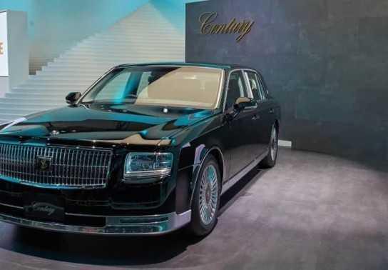 Mẫu sedan Toyota Century với phiên bản mới trở nên thể thao hơn với giá 6 tỷ đồng