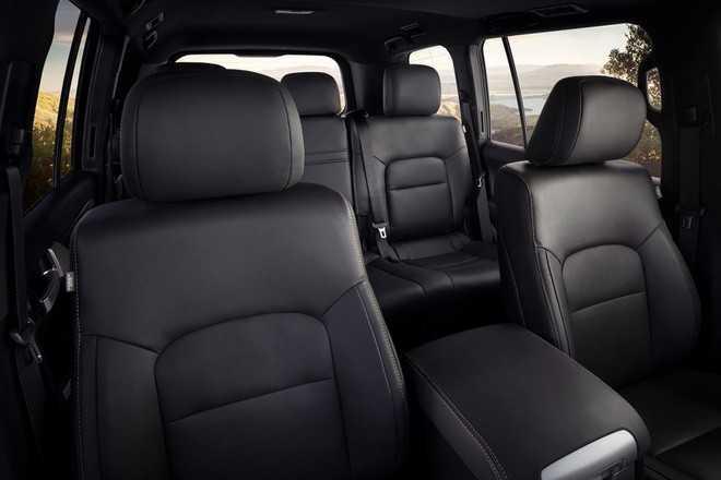 Nội thất xe Toyota Land Cruiser mới