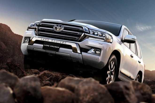 Ngoại thất xe Toyota Land Cruiser mới