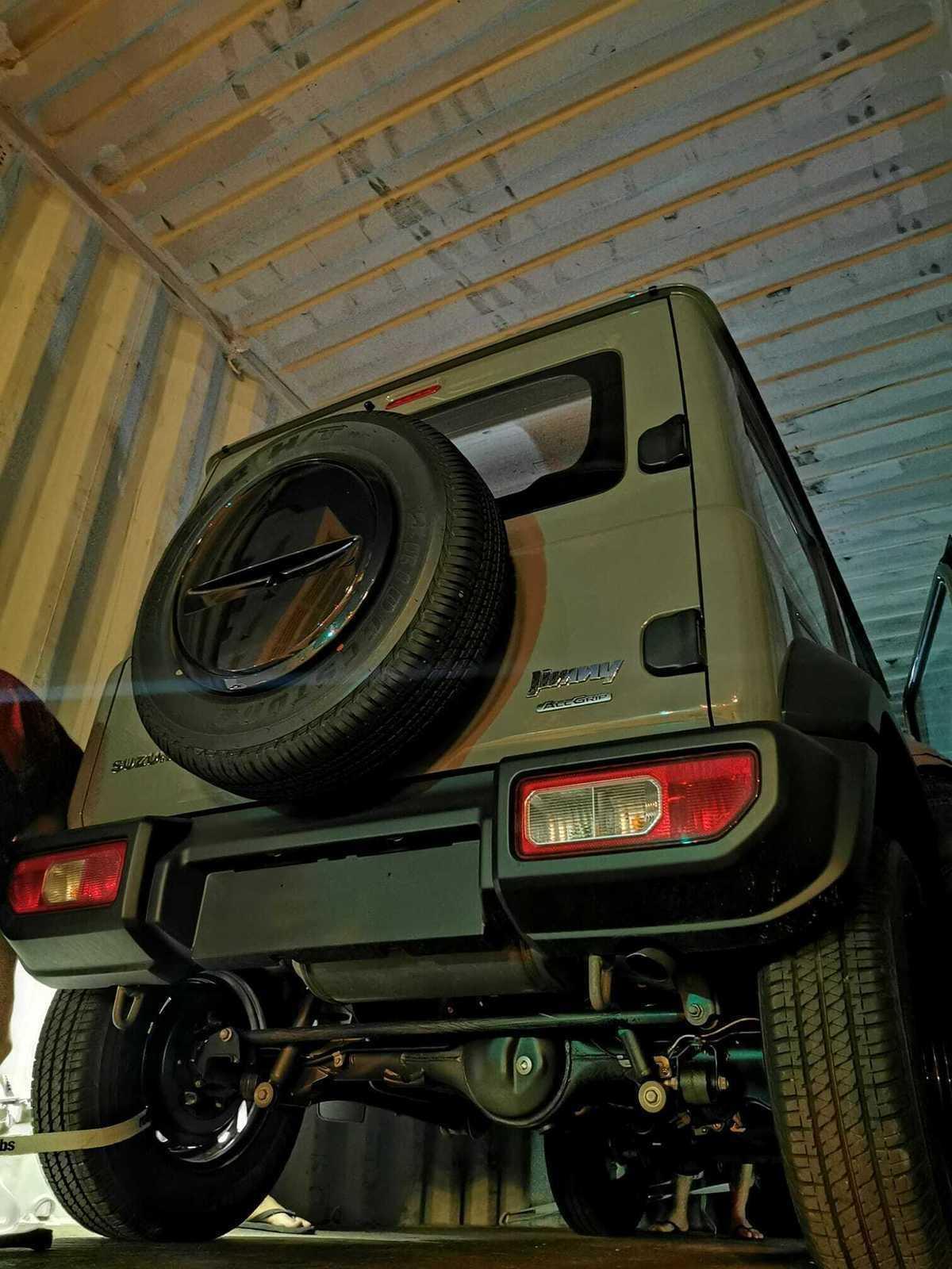 đuôi Xe ô tô Suzuki Jimny