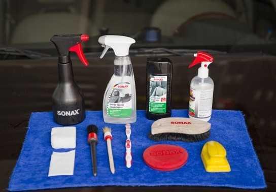 Tổng hợp dung dịch vệ sinh nội thất ô tô loại nào tốt?