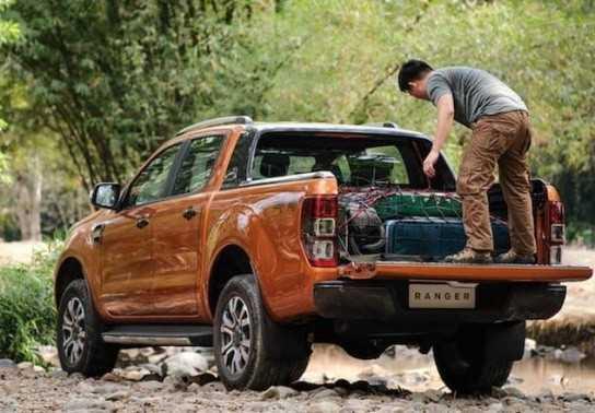 Bí kíp sắp xếp đồ đạc vào thùng xe bán tải du xuân