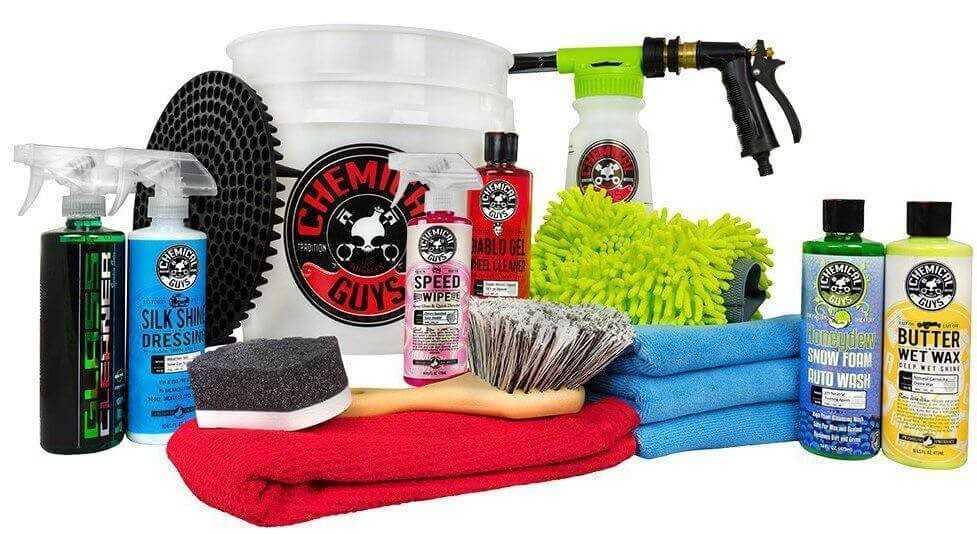 Chuẩn bị các vật dụng cần thiết cho việc rửa xe