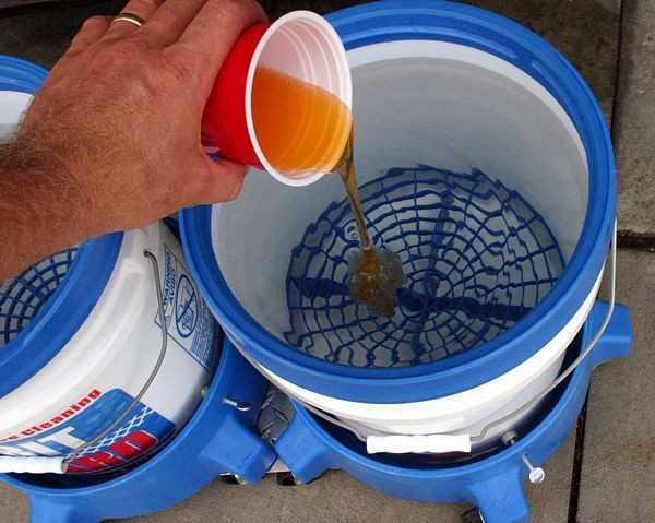 Sử dụng dung dịch chuyên dụng, pha đúng tỉ lệ