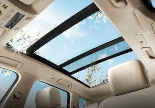 Tác hại oái ăm cửa sổ trời ô tô vào mùa hè