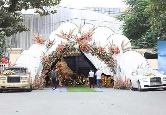 Dàn xe siêu sang bạc tỷ tại đám cưới 'khủng' ở Quảng Ninh