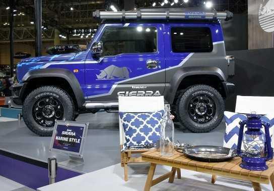 Suzuki Jimny biến hoá "văn phòng di động" với trần xe kiểu Rolls-Royce