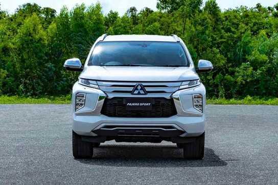Mitsubishi Việt Nam ưu đãi cả trăm triệu cho Pajero Sport, dọn kho chờ bản nâng cấp 2020 về sau Tết