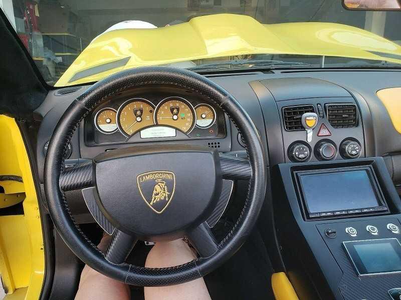 vô lăng siêu xe Lamborghini Aventador nhái