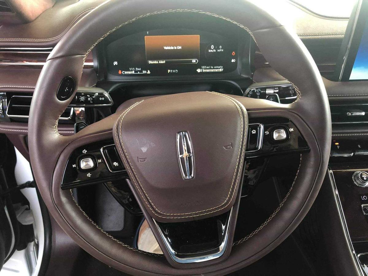 vô lăng xe ô tô Lincoln Aviator 2020
