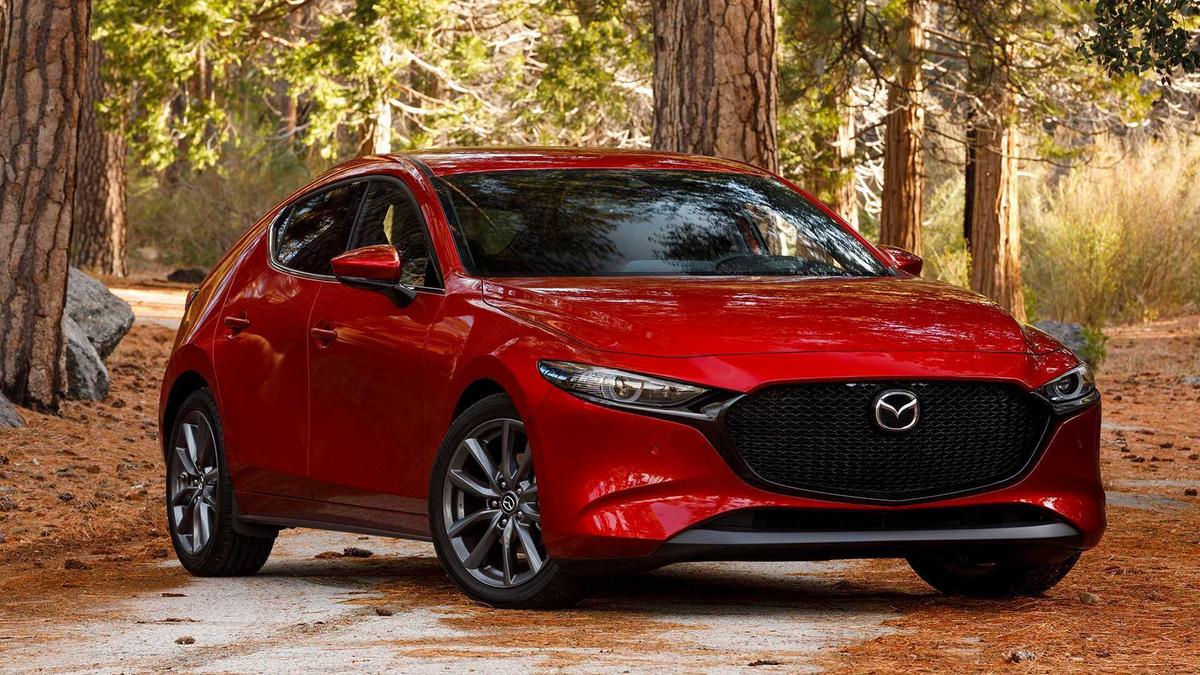 Xe hơi Mazda 3 cũng lọt vào danh sách 10 ứng viên cho hạng mục Xe thế giới năm 2020.