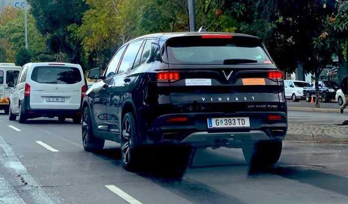 xe ô tô Vinfast chạy thử nghiệm ở Châu Phi