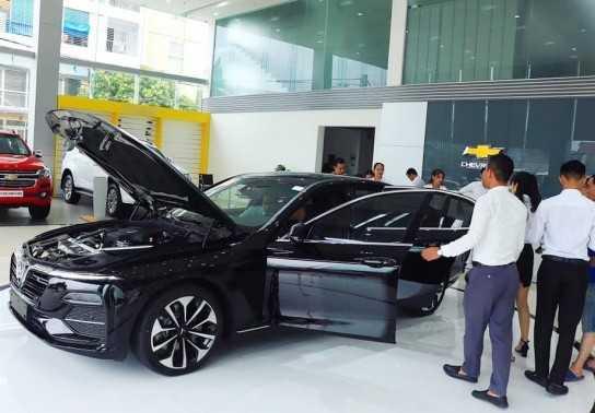 Tăng giá 50 triệu nhưng giá bán ô tô Vinfast thực tế tại đại lý giảm tới cả trăm triệu đồng