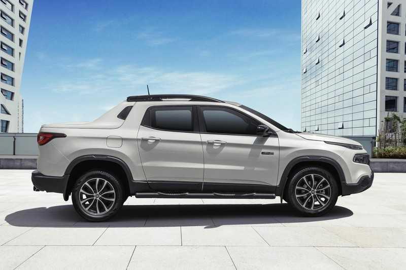 mẫu xe đàn anh Fiat Toro