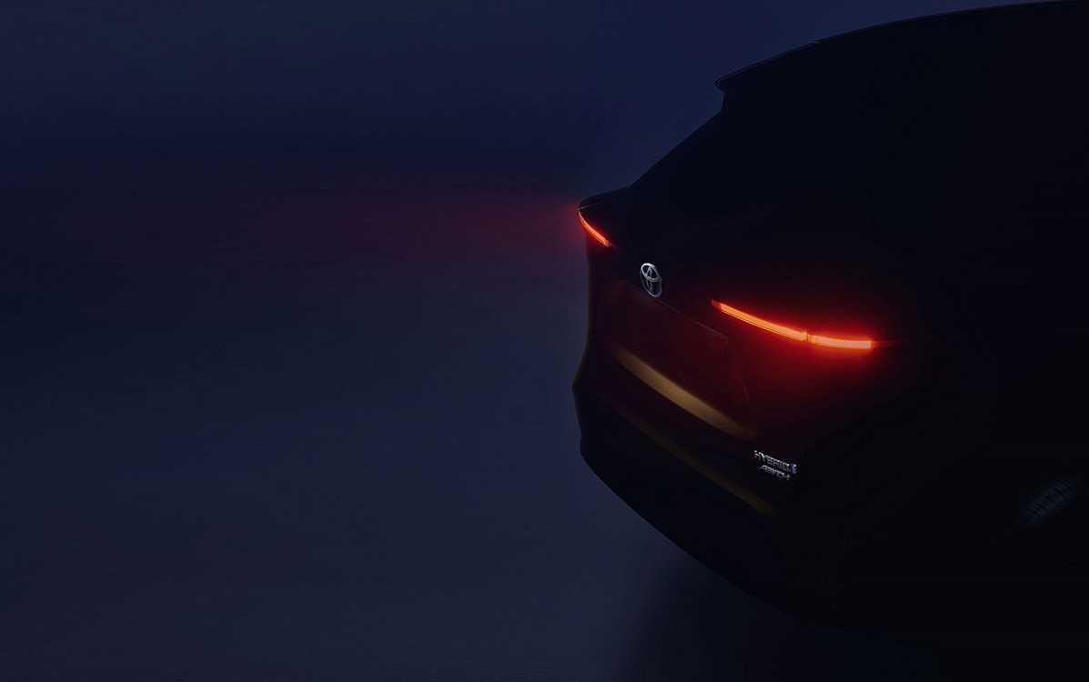 Hình ảnh teaser mẫu SUV cỡ nhỏ sắp ra mắt của Toyota