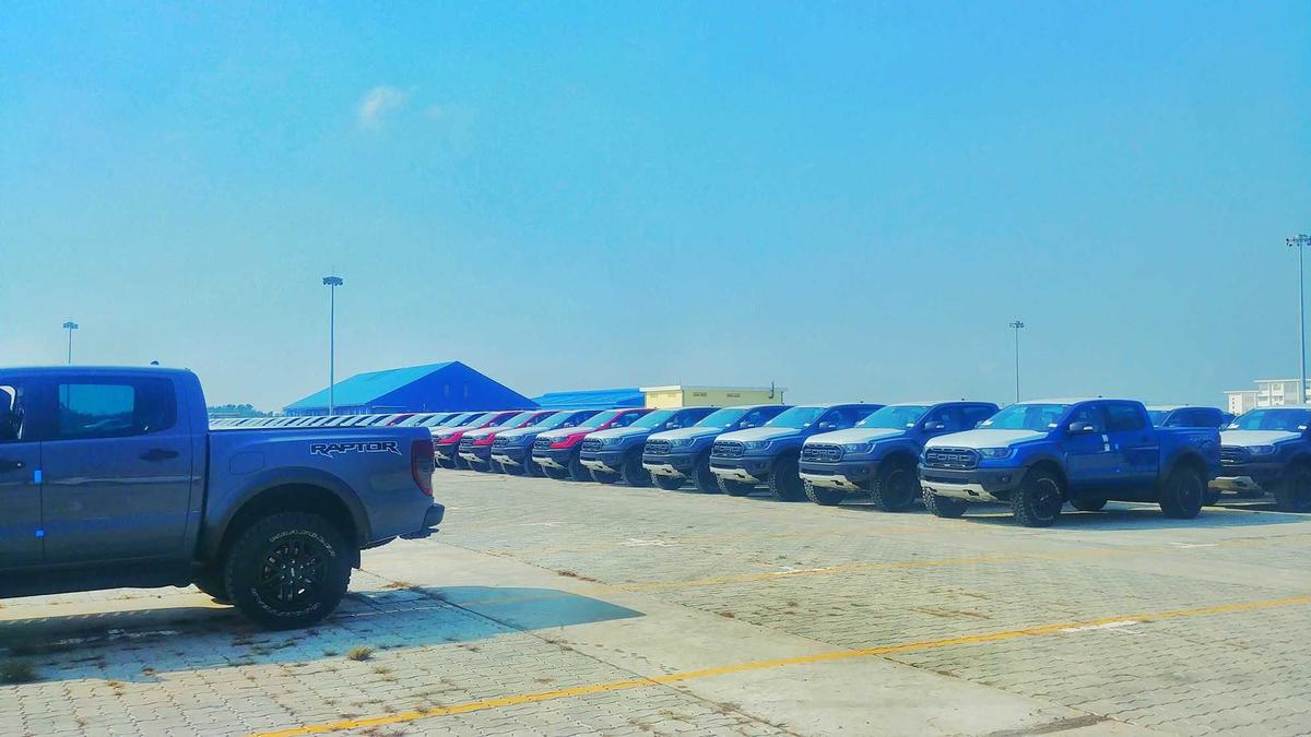 Lô hàng Ford Ranger Raptor 2020 đầu tiên về Việt Nam: Thêm phanh tự động, hỗ trợ giữ làn đường