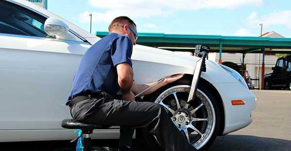 Sử dụng thanh kim loại cứng có đầu cong lên