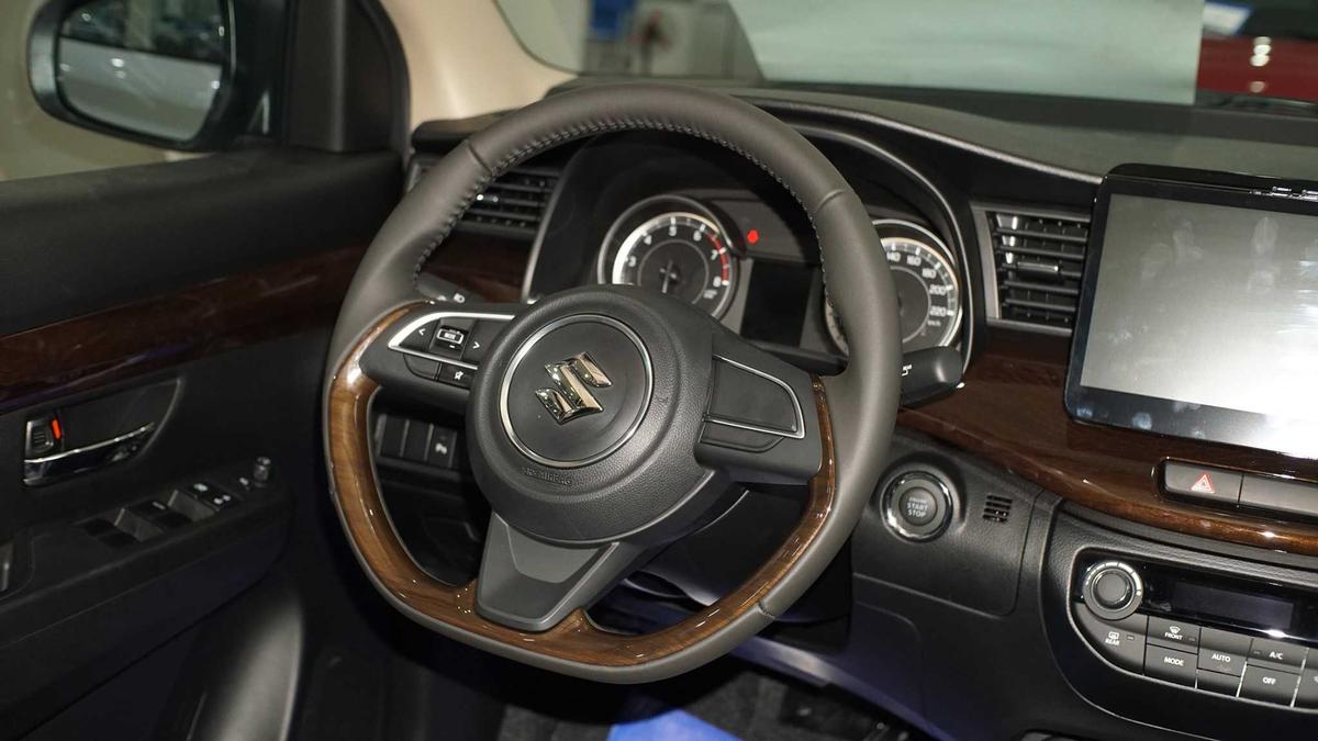 vô lăng Ertiga 2020