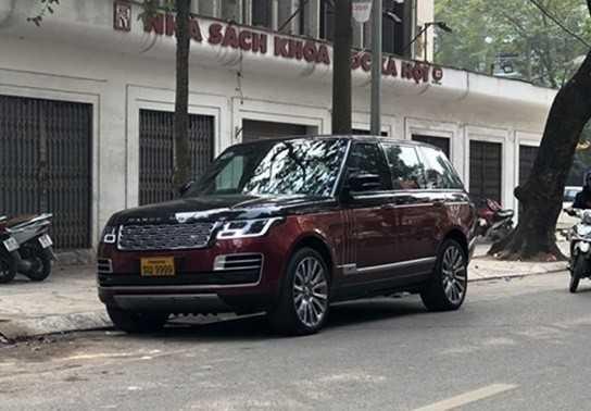 Bắt gặp hàng "khủng" Range Rover SV hơn 40 tỷ, biển tứ quý 9 trên đường phố Hà Nội