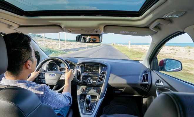 Chuyến hành trình hạnh phúc tự lái ôtô về quê