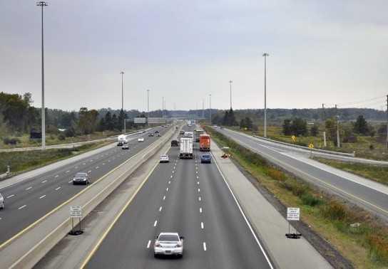 Lỗi đi sai làn đường bị phạt bao nhiêu kể từ năm 2021?