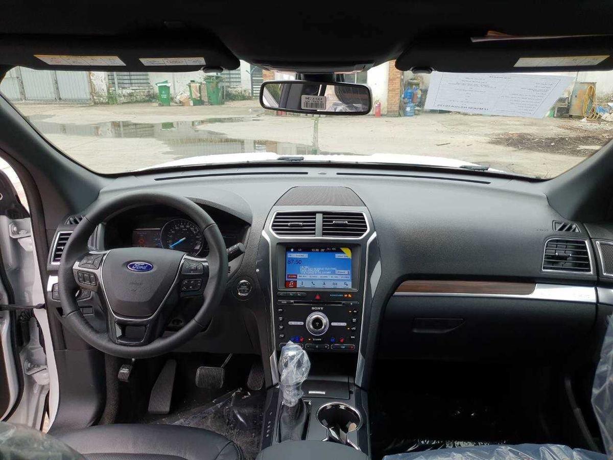 nội thất xe Ford Explorer