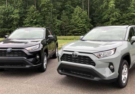 Toyota triệu hồi 44.000 xe do vết nứt động cơ