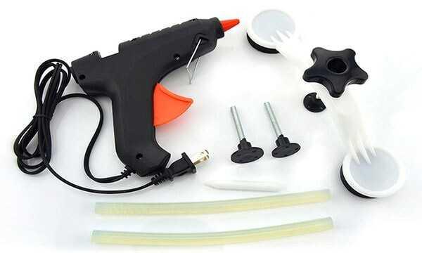 Dùng keo nóng, nút gỗ và đinh vít