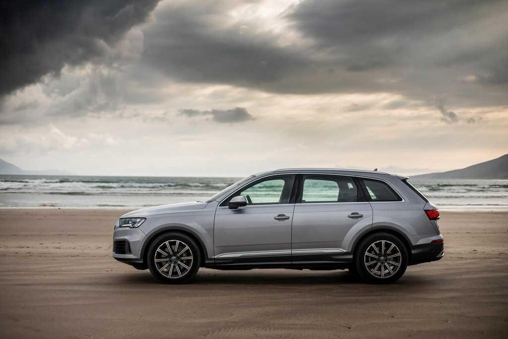 thân xe ô tô Audi Q7 45 TFSI 2020