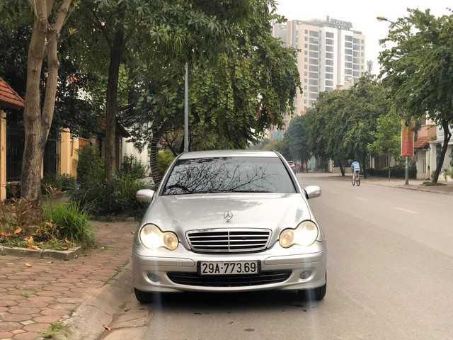 Mercedes-Benz C 180 cũ phá giá- rẻ gấp 7 lần bản mới