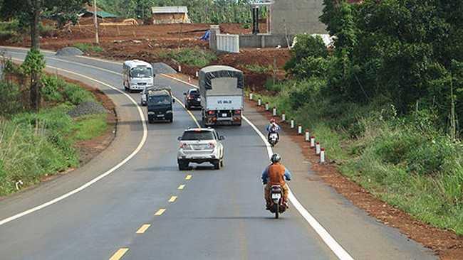 Vạch vàng nét đứt
