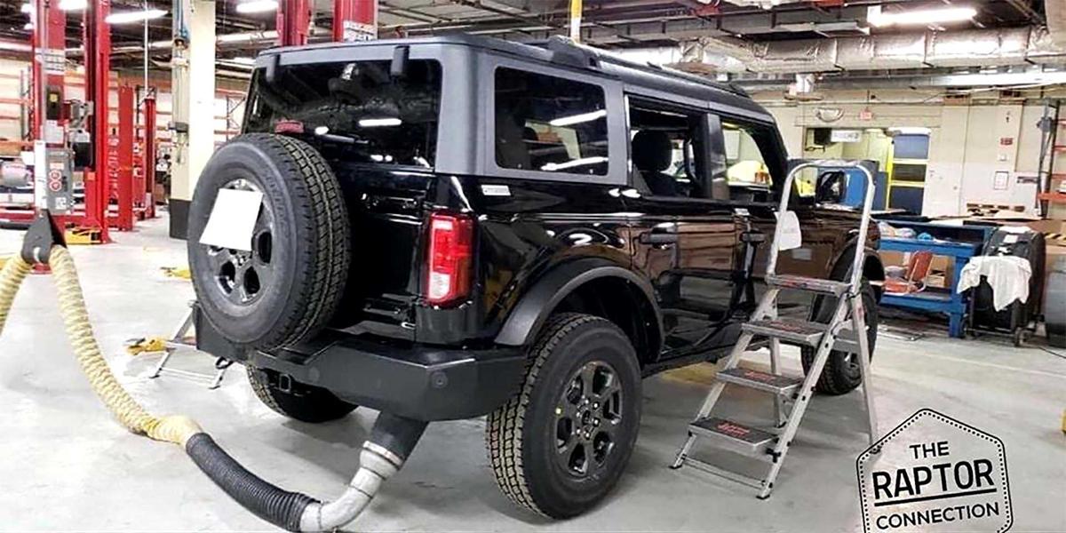 đuôi xe Ford Bronco