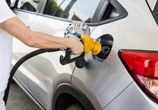 Mách bạn mẹo tiết kiệm xăng cho xế cưng