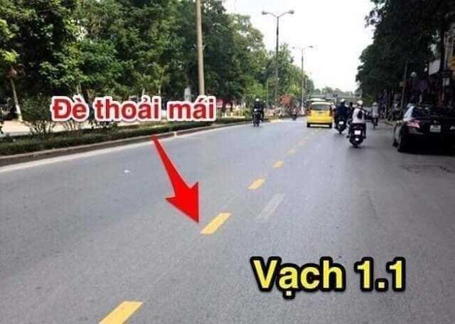 Vạch vàng nét đứt
