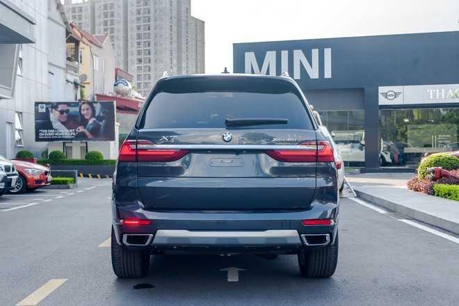 đuôi xe BMW X7