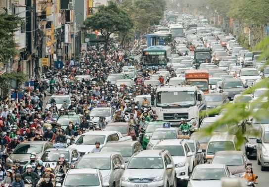 Nguyên nhân gây hỗn loạn giao thông có phải vì xe máy và xe ô tô??