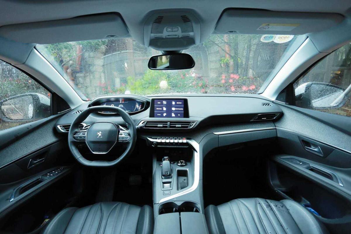 nội thất Peugeot 3008 và 5008