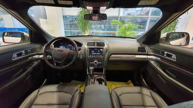 nội thất Ford Explorer