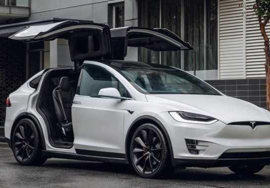 Tesla tự ý cắt bớt tính năng trên xe cũ, nhận phản hồi gay gắt từ phía khách hàng
