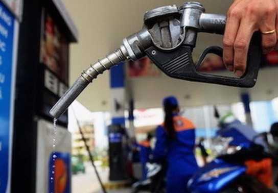 Giá xăng giảm mạnh để ứng phó với Covid-19, từ 15h chiều 15/3